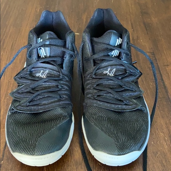 Nike Kyrie 5 - Picture 3 of 6